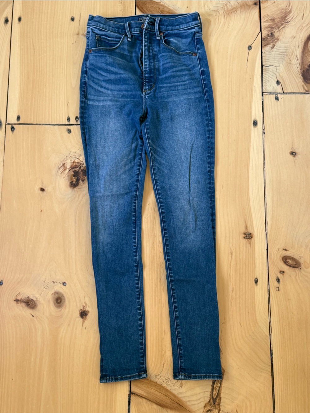 Abercrombie & Fitch Women's Dark Blue Skinny Jeans